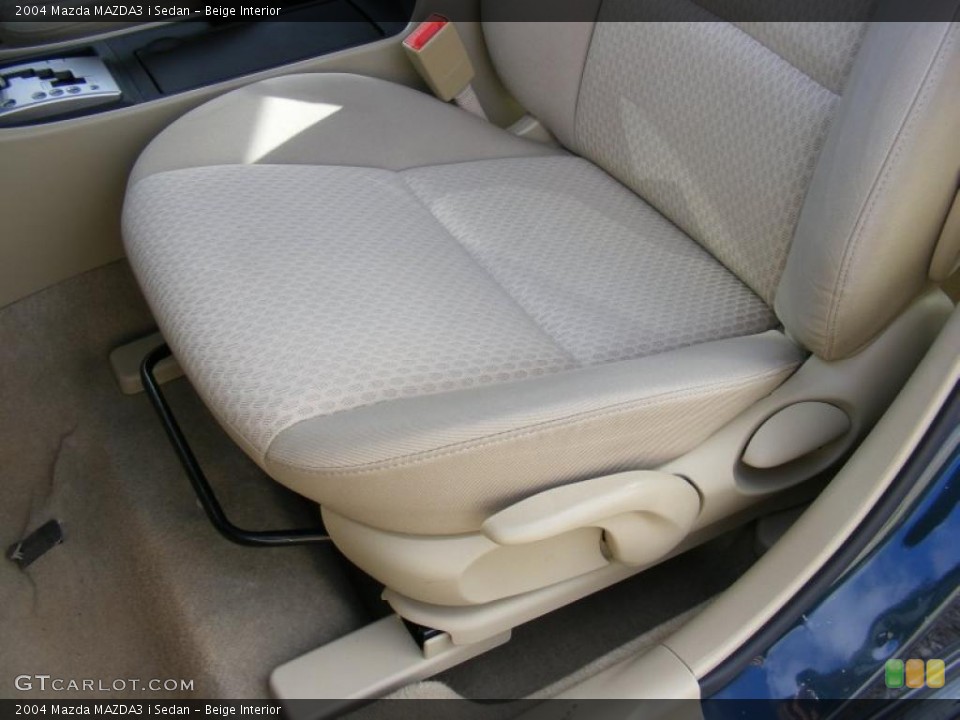 Beige Interior Photo for the 2004 Mazda MAZDA3 i Sedan #39137734