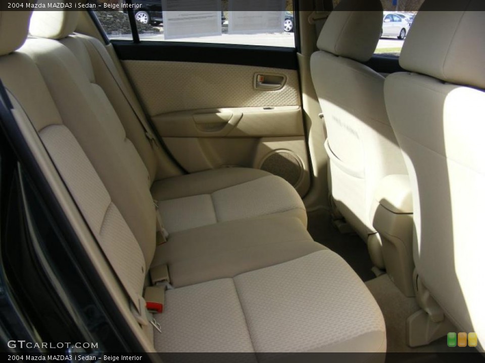 Beige Interior Photo for the 2004 Mazda MAZDA3 i Sedan #39137766