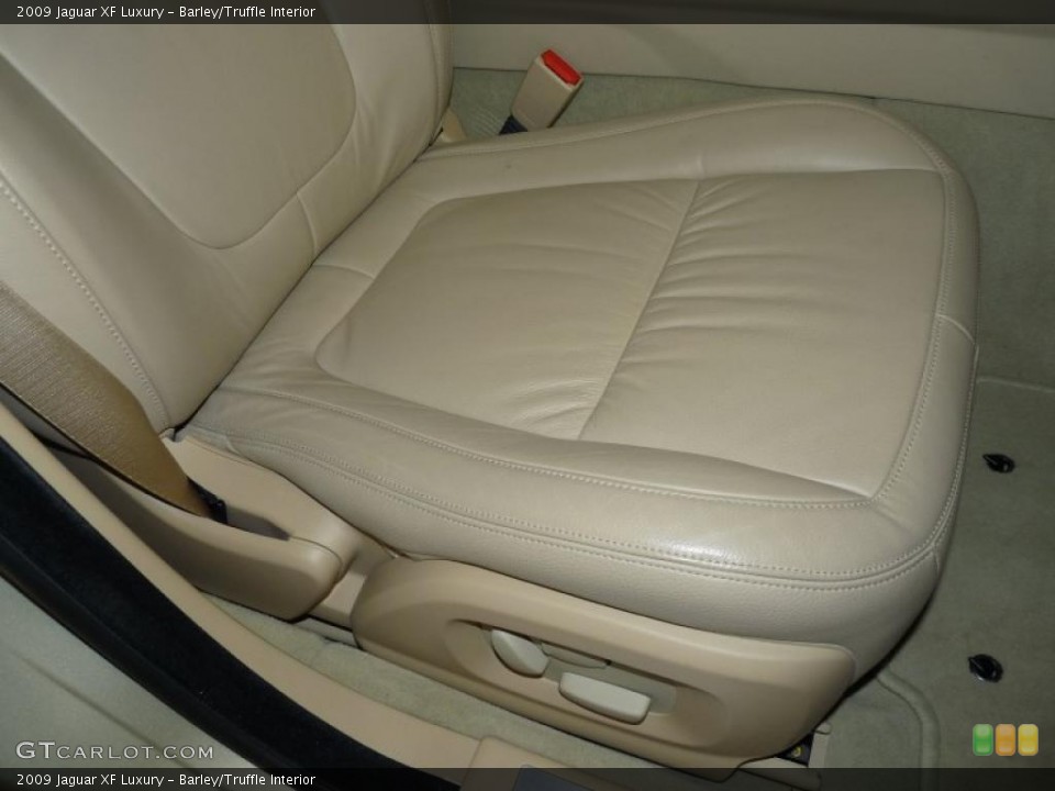 Barley/Truffle Interior Photo for the 2009 Jaguar XF Luxury #39138262