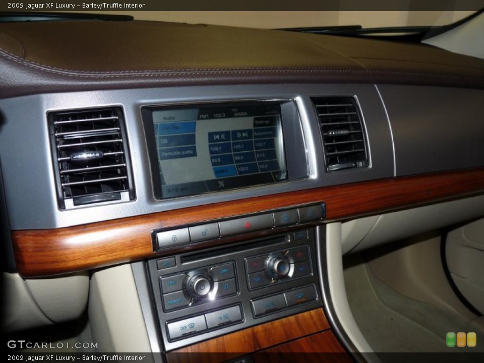 Barley/Truffle Interior Controls for the 2009 Jaguar XF Luxury #39138286
