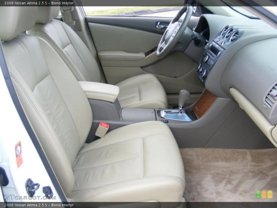 Blond Interior Photo for the 2008 Nissan Altima 2.5 S #39138306