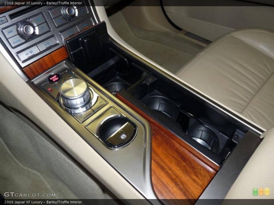 Barley/Truffle Interior Controls for the 2009 Jaguar XF Luxury #39138346
