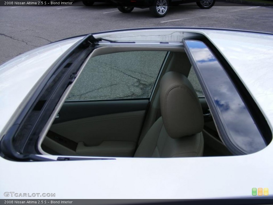 Blond Interior Sunroof for the 2008 Nissan Altima 2.5 S #39138482