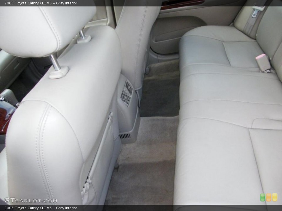 Gray Interior Photo for the 2005 Toyota Camry XLE V6 #39141122