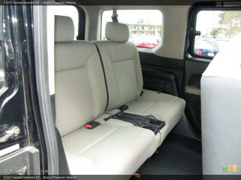 Black/Titanium Interior Photo for the 2007 Honda Element EX #39141834