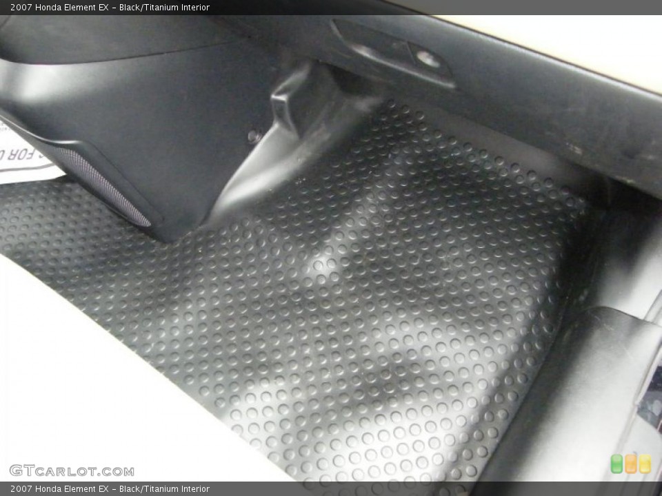 Black/Titanium Interior Photo for the 2007 Honda Element EX #39141850