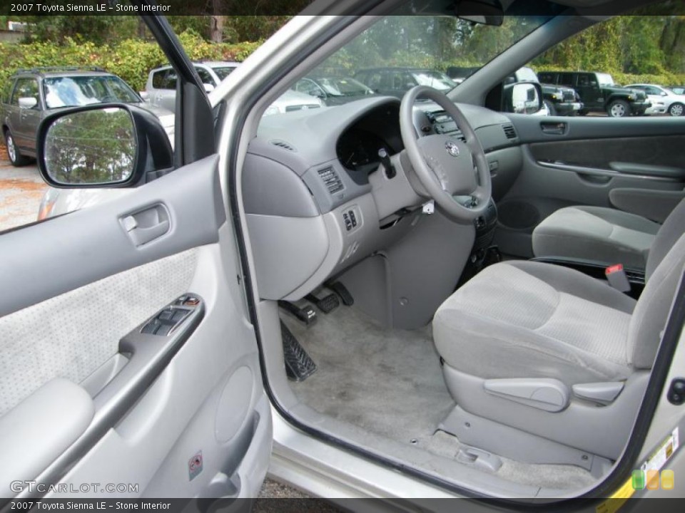 Stone Interior Photo for the 2007 Toyota Sienna LE #39142554