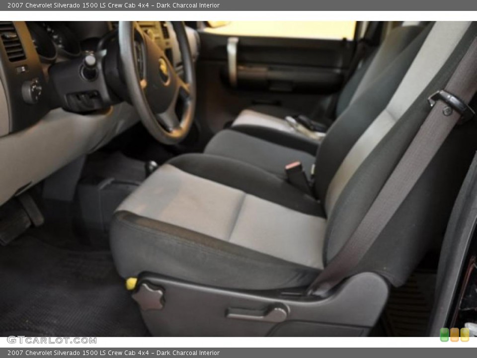 Dark Charcoal Interior Photo for the 2007 Chevrolet Silverado 1500 LS Crew Cab 4x4 #39143118