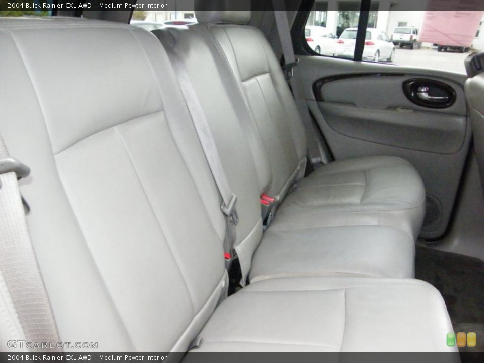 Medium Pewter Interior Photo for the 2004 Buick Rainier CXL AWD #39144610