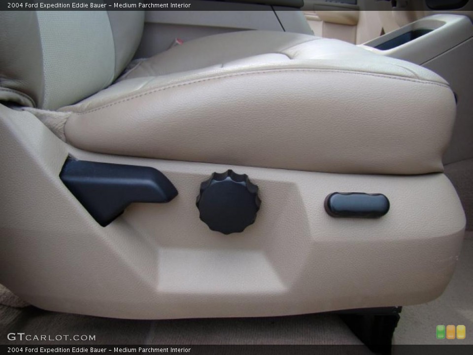 Medium Parchment Interior Photo for the 2004 Ford Expedition Eddie Bauer #39151309