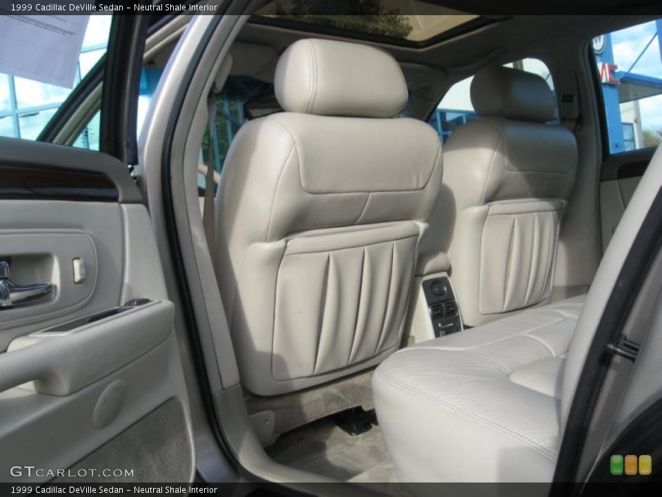 Neutral Shale Interior Photo for the 1999 Cadillac DeVille Sedan #39156805