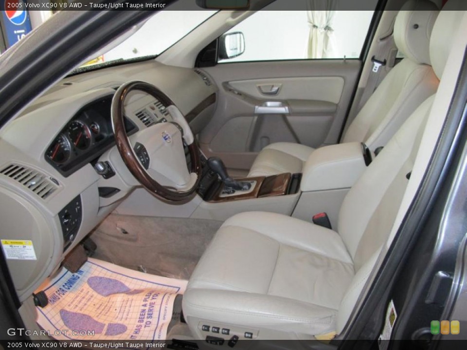 Taupe/Light Taupe Interior Photo for the 2005 Volvo XC90 V8 AWD #39161618