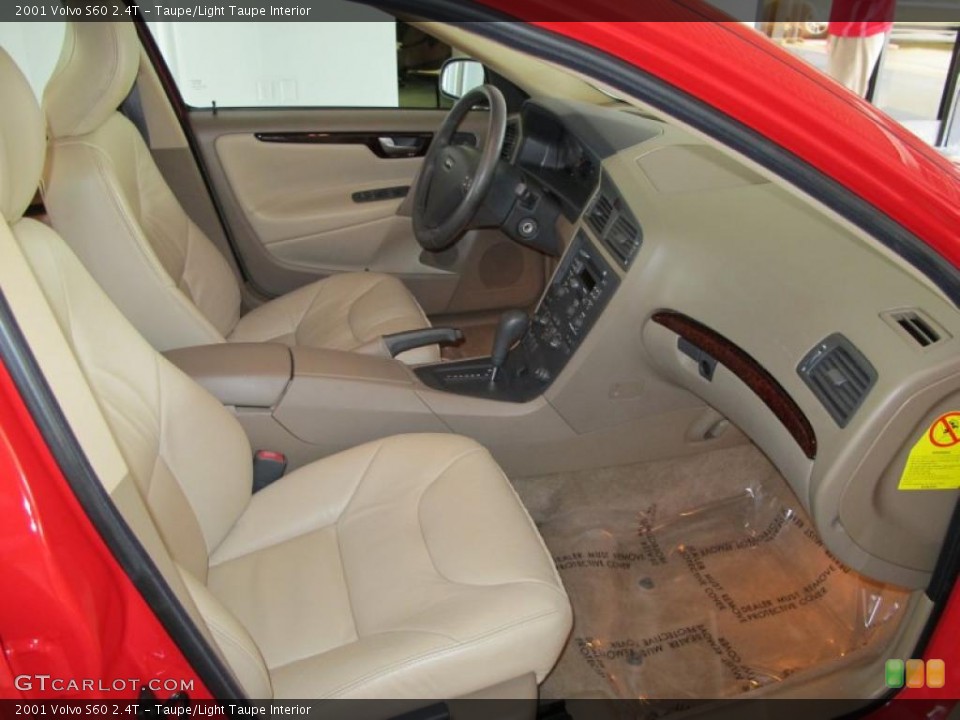 Taupe/Light Taupe Interior Photo for the 2001 Volvo S60 2.4T #39161930
