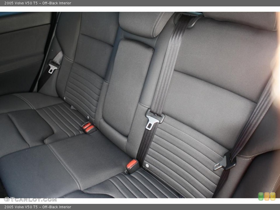 Off-Black Interior Photo for the 2005 Volvo V50 T5 #39166558