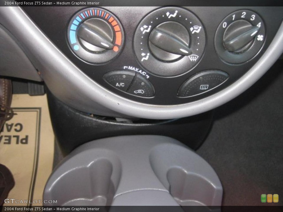 Medium Graphite Interior Controls for the 2004 Ford Focus ZTS Sedan #39166786