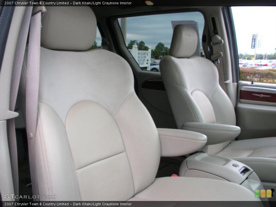 Dark Khaki/Light Graystone Interior Photo for the 2007 Chrysler Town & Country Limited #39167042