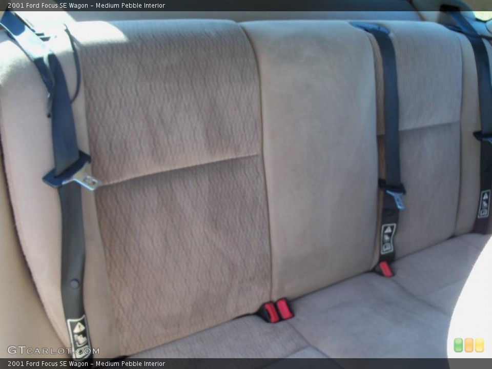 Medium Pebble Interior Photo for the 2001 Ford Focus SE Wagon #39169206