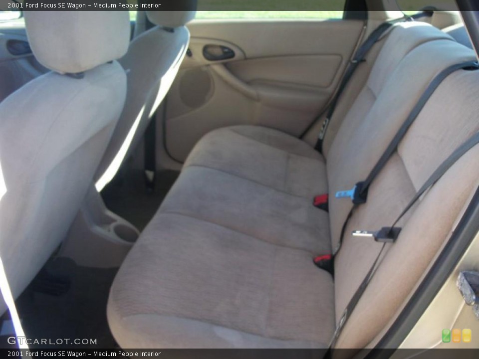 Medium Pebble Interior Photo for the 2001 Ford Focus SE Wagon #39169220