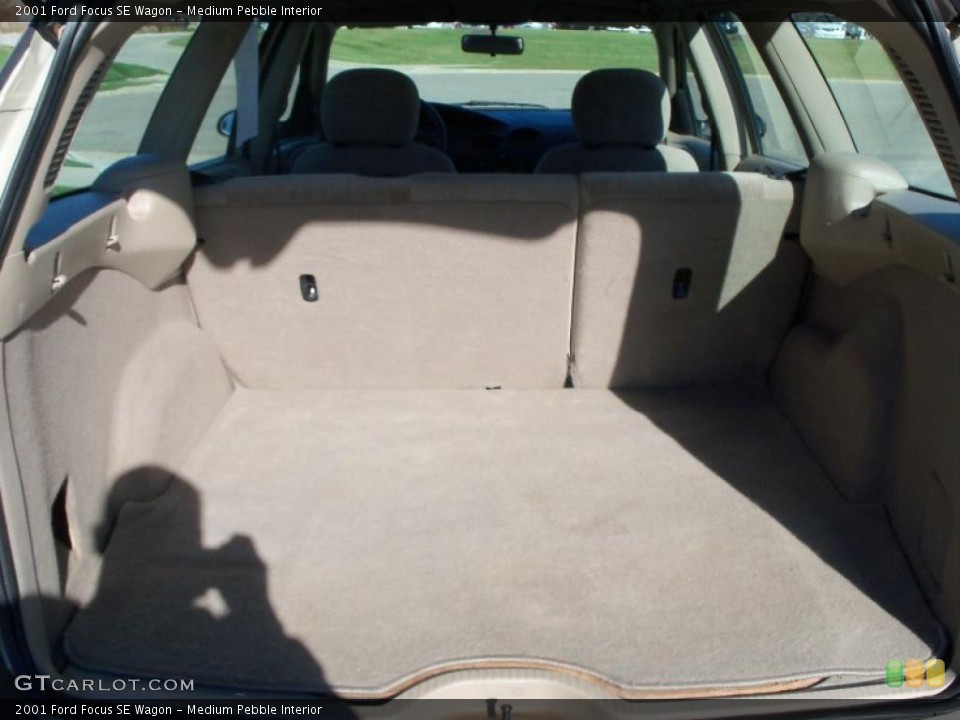 Medium Pebble Interior Trunk for the 2001 Ford Focus SE Wagon #39169350