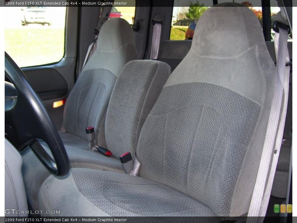 Medium Graphite Interior Photo for the 1999 Ford F150 XLT Extended Cab 4x4 #39170806