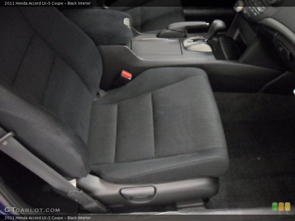 Black Interior Photo for the 2011 Honda Accord LX-S Coupe #39171046