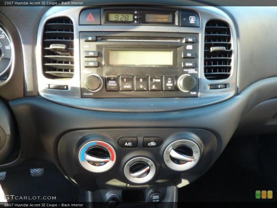 Black Interior Controls for the 2007 Hyundai Accent SE Coupe #39171546