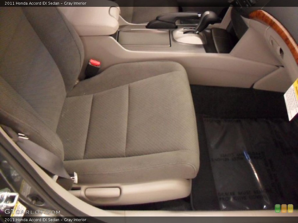 Gray Interior Photo for the 2011 Honda Accord EX Sedan #39172106