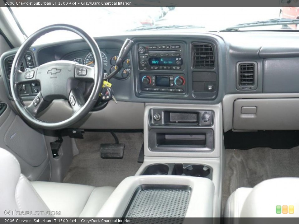 Gray/Dark Charcoal Interior Dashboard for the 2006 Chevrolet Suburban LT 1500 4x4 #39174446