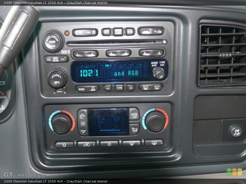 Gray/Dark Charcoal Interior Controls for the 2006 Chevrolet Suburban LT 1500 4x4 #39174462