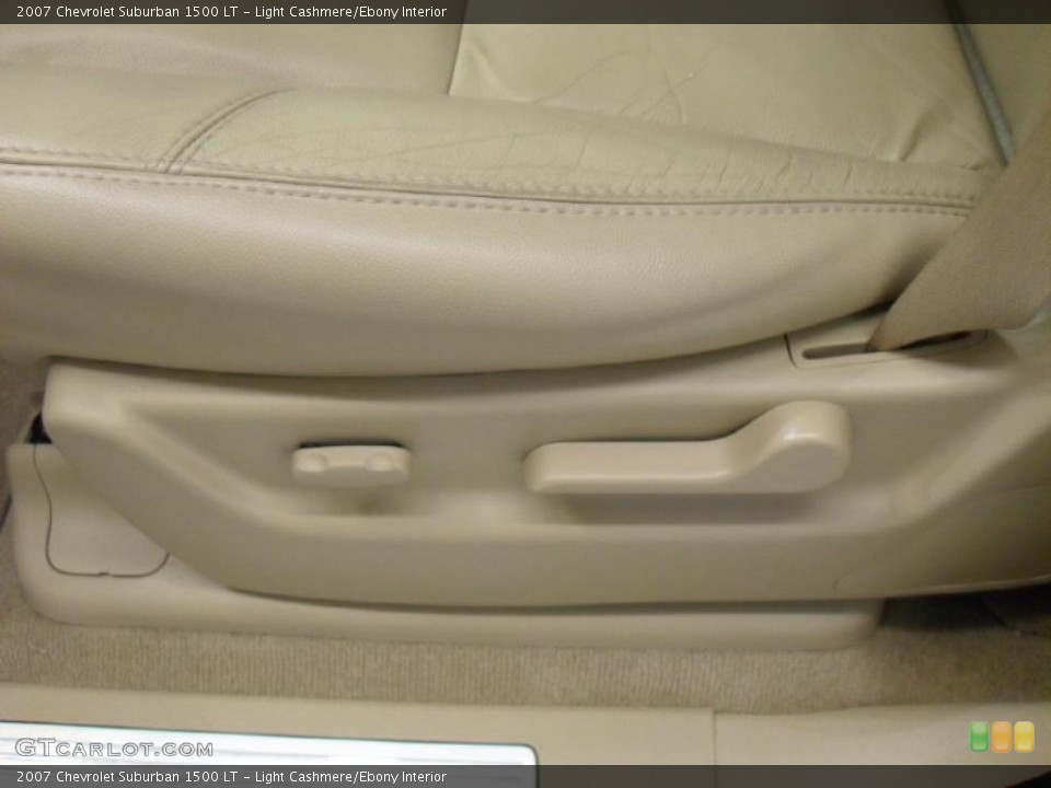 Light Cashmere/Ebony Interior Photo for the 2007 Chevrolet Suburban 1500 LT #39177223