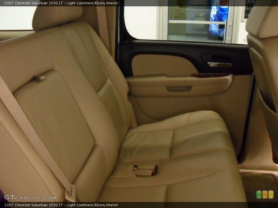 Light Cashmere/Ebony Interior Photo for the 2007 Chevrolet Suburban 1500 LT #39177431