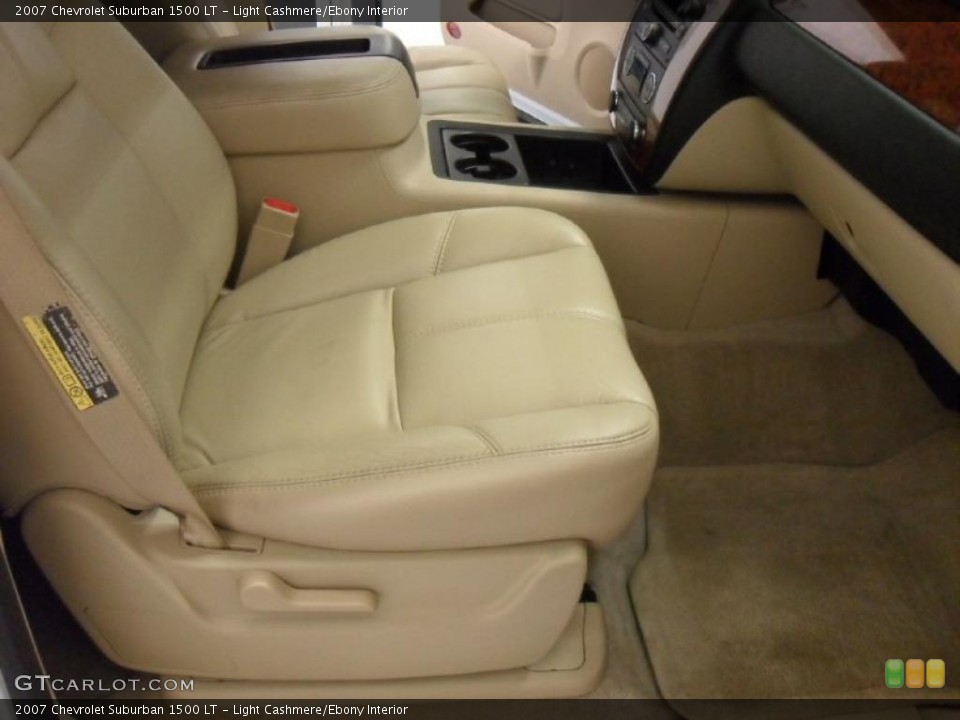 Light Cashmere/Ebony Interior Photo for the 2007 Chevrolet Suburban 1500 LT #39177447