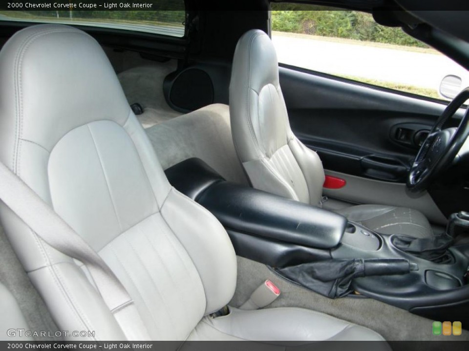 Light Oak Interior Photo for the 2000 Chevrolet Corvette Coupe #39180063