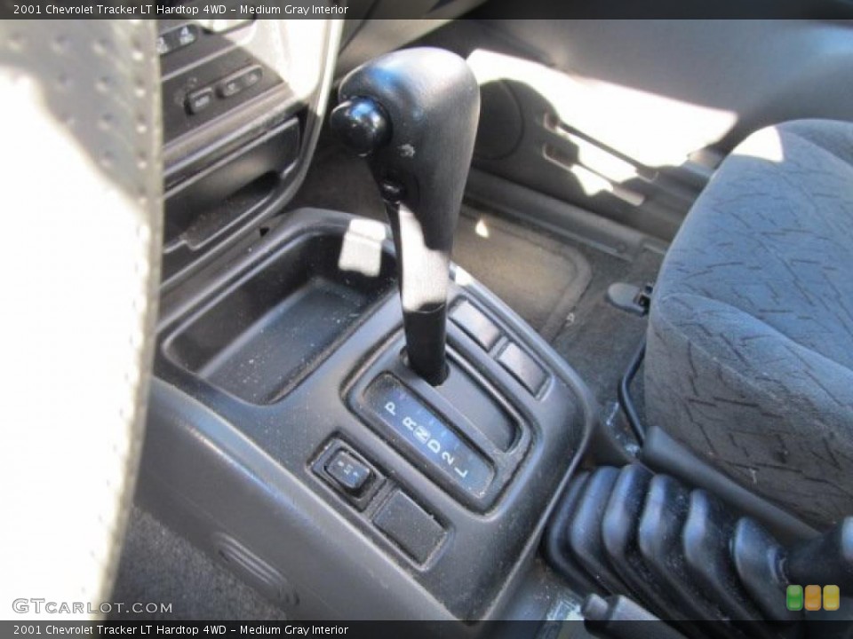 Medium Gray Interior Transmission for the 2001 Chevrolet Tracker LT Hardtop 4WD #39184619