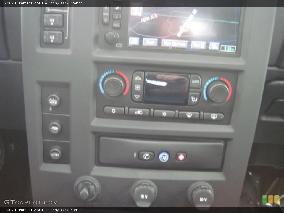 Ebony Black Interior Controls for the 2007 Hummer H2 SUT #39188443