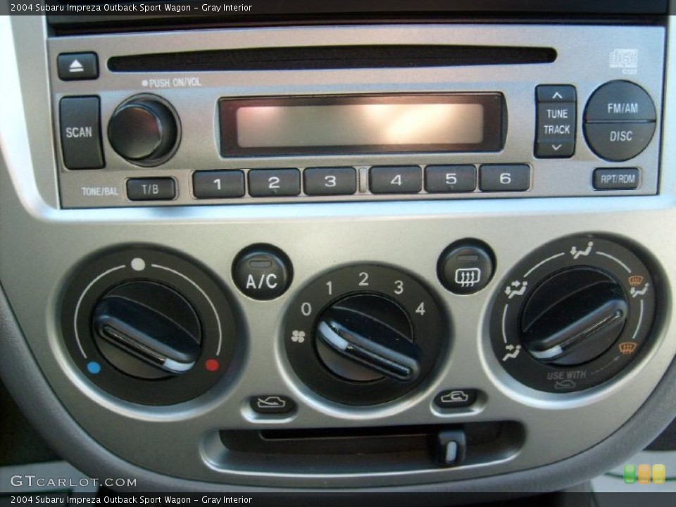 Gray Interior Controls for the 2004 Subaru Impreza Outback Sport Wagon #39189179