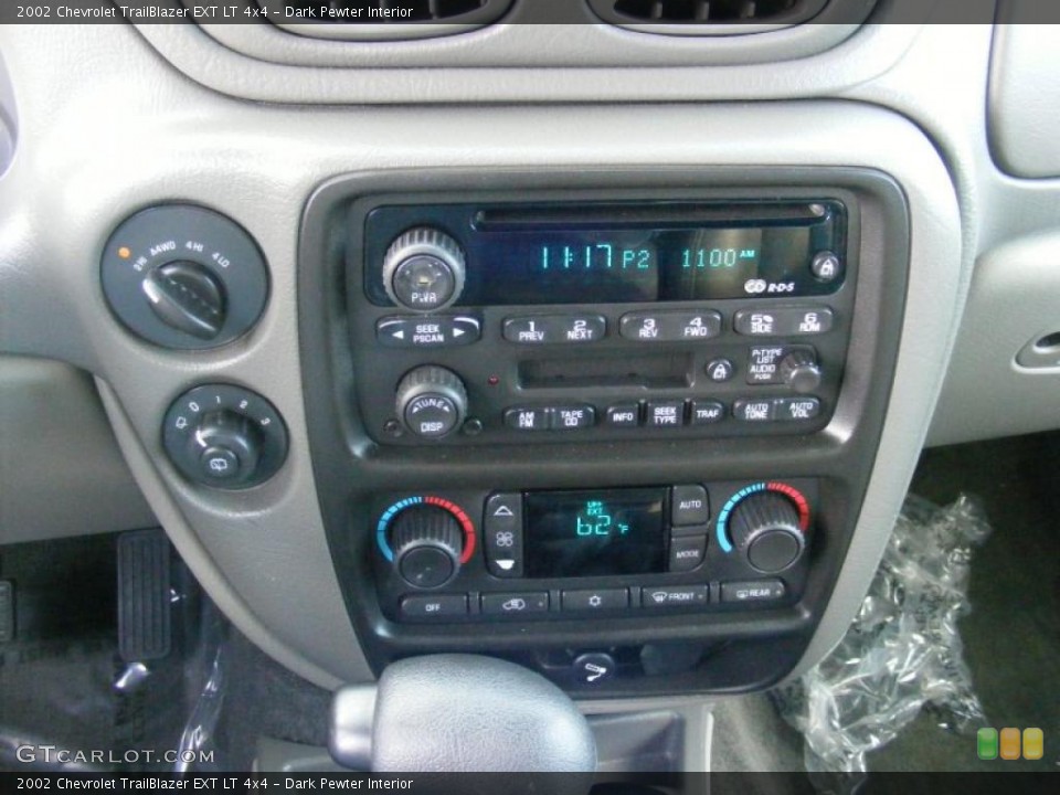 Dark Pewter Interior Controls for the 2002 Chevrolet TrailBlazer EXT LT 4x4 #39189939