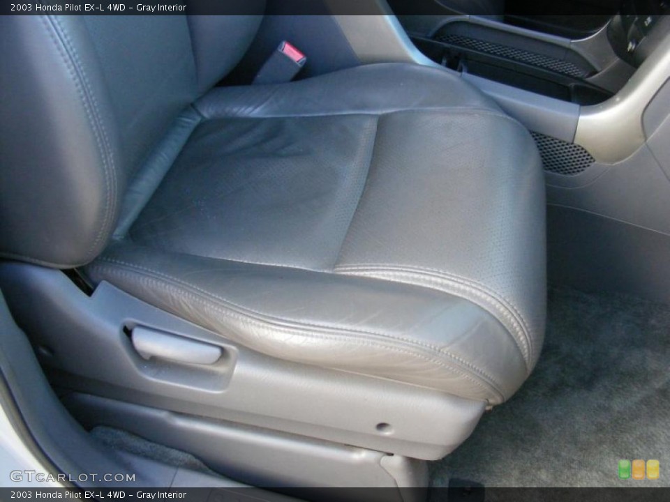 Gray Interior Photo for the 2003 Honda Pilot EX-L 4WD #39191587