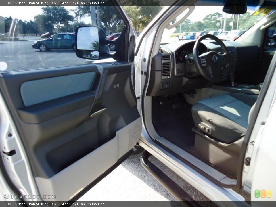 Graphite/Titanium Interior Photo for the 2004 Nissan Titan SE King Cab #39193079