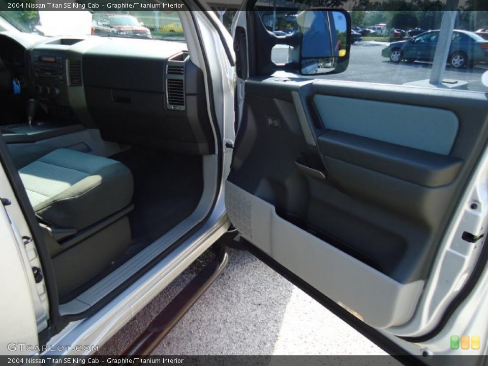 Graphite/Titanium Interior Door Panel for the 2004 Nissan Titan SE King Cab #39193235
