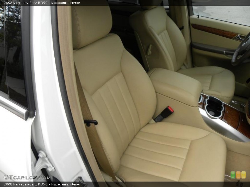 Macadamia Interior Photo for the 2008 Mercedes-Benz R 350 #39197863