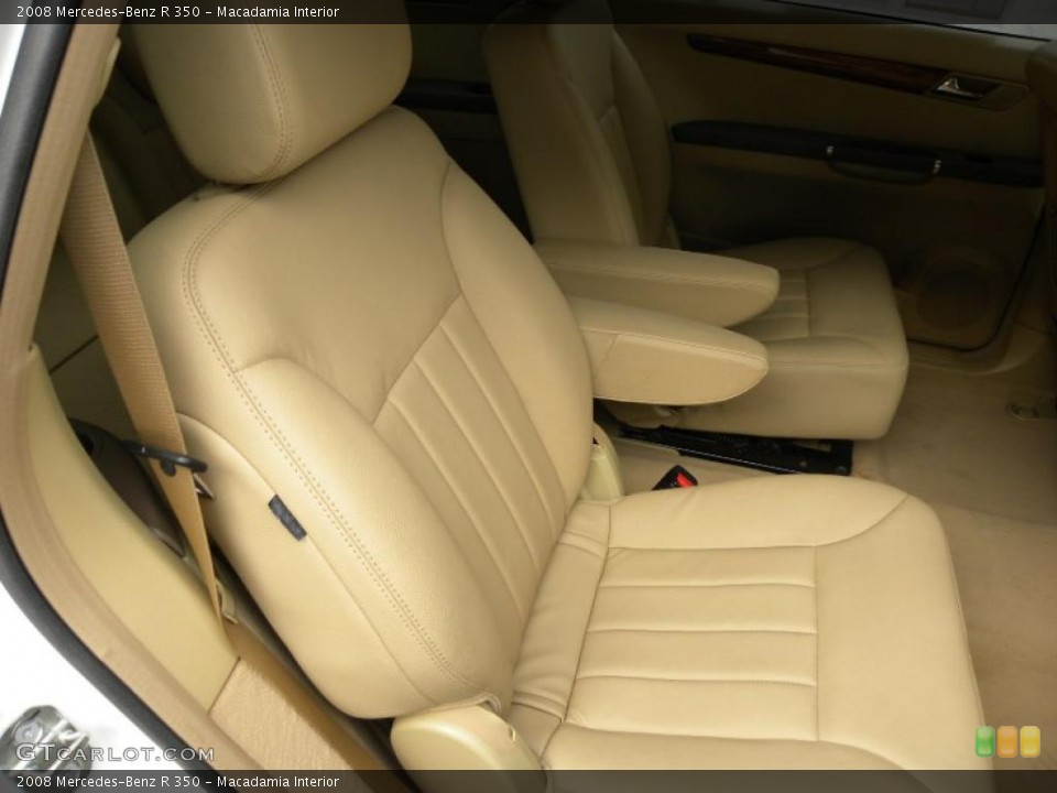 Macadamia Interior Photo for the 2008 Mercedes-Benz R 350 #39197891