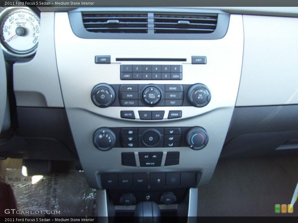 Medium Stone Interior Controls for the 2011 Ford Focus S Sedan #39198075