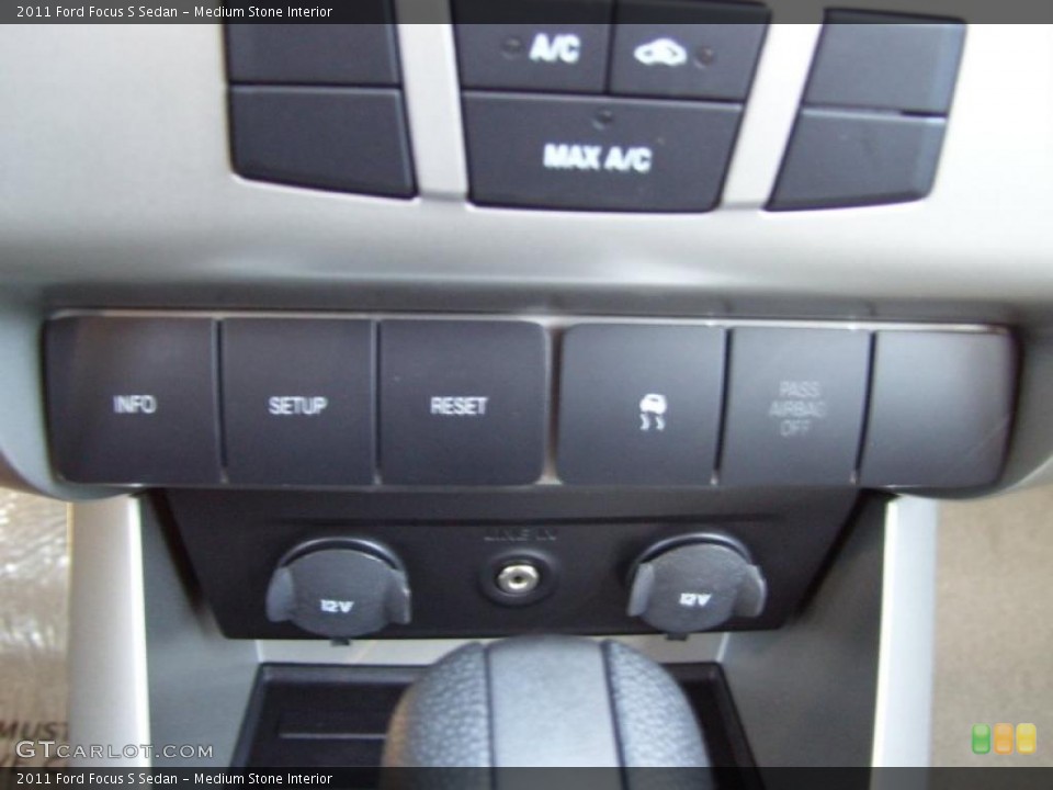 Medium Stone Interior Controls for the 2011 Ford Focus S Sedan #39198139