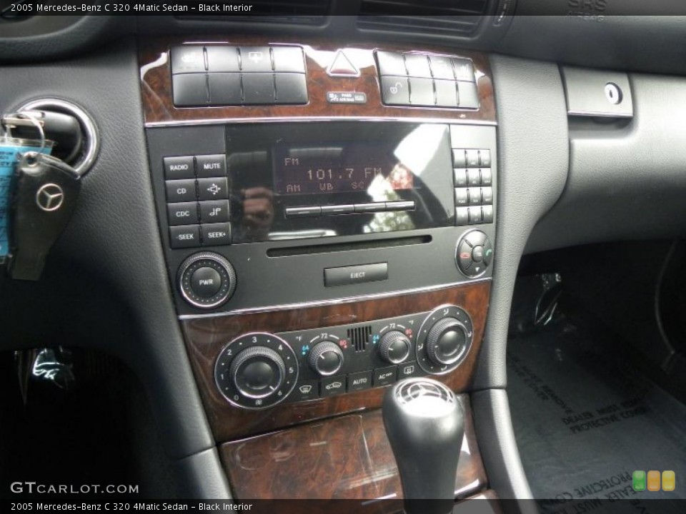 Black Interior Controls for the 2005 Mercedes-Benz C 320 4Matic Sedan #39199215