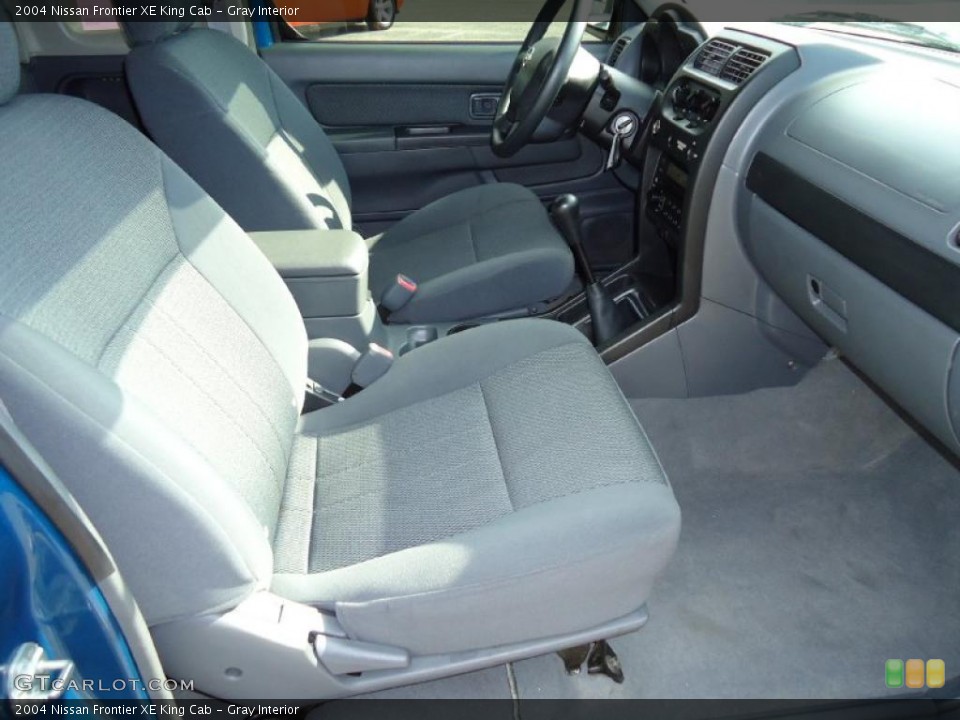 Gray Interior Photo for the 2004 Nissan Frontier XE King Cab #39201551