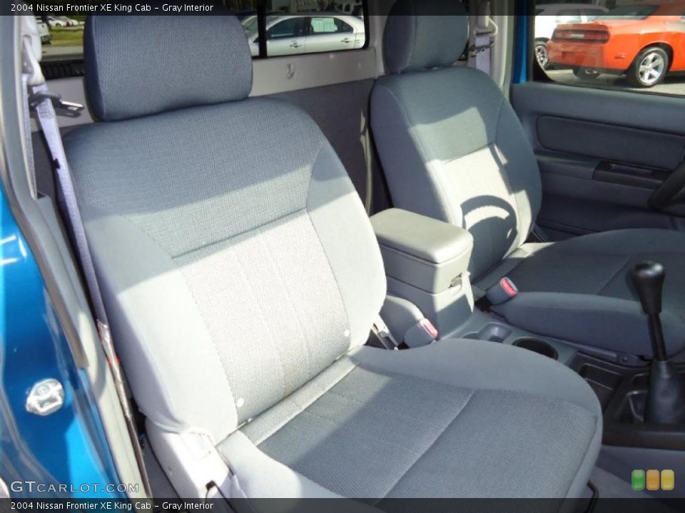 Gray Interior Photo for the 2004 Nissan Frontier XE King Cab #39201571