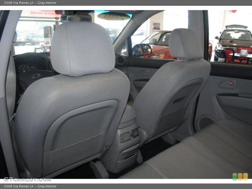 Gray Interior Photo for the 2008 Kia Rondo LX #39202395