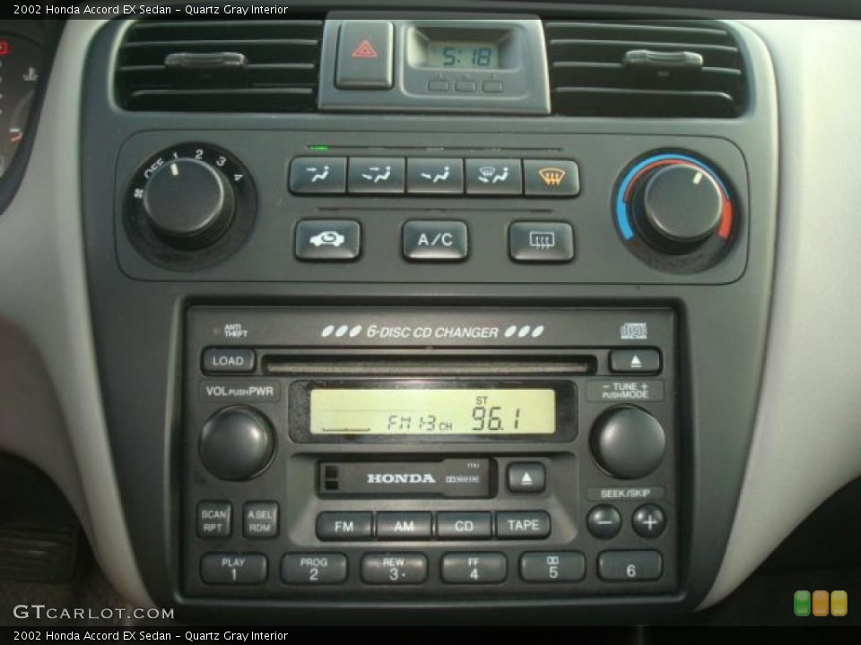 Quartz Gray Interior Controls for the 2002 Honda Accord EX Sedan #39203979