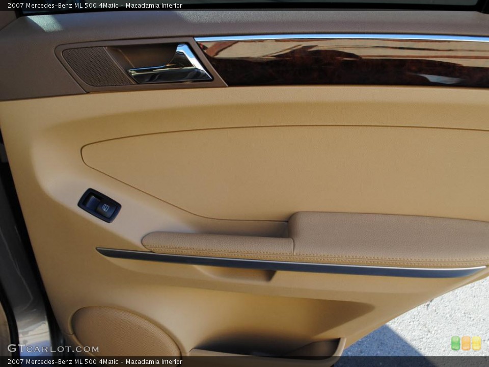 Macadamia Interior Door Panel for the 2007 Mercedes-Benz ML 500 4Matic #39207442